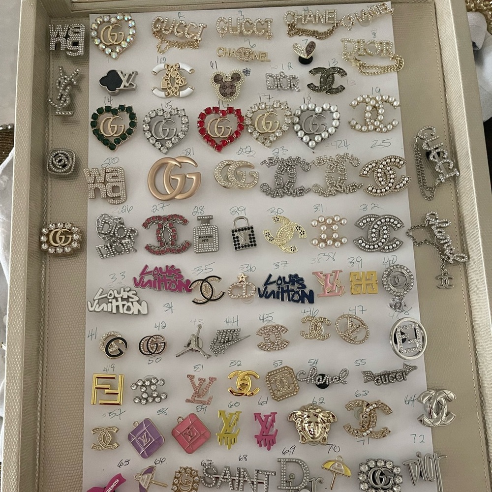 100 piece mixed charm set